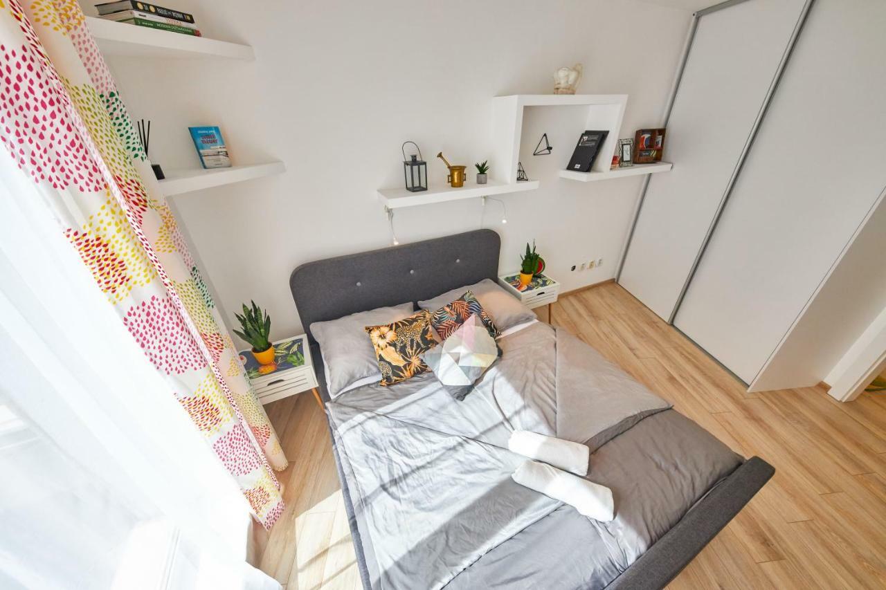 Pineapple Apartment Bratislava Exterior foto