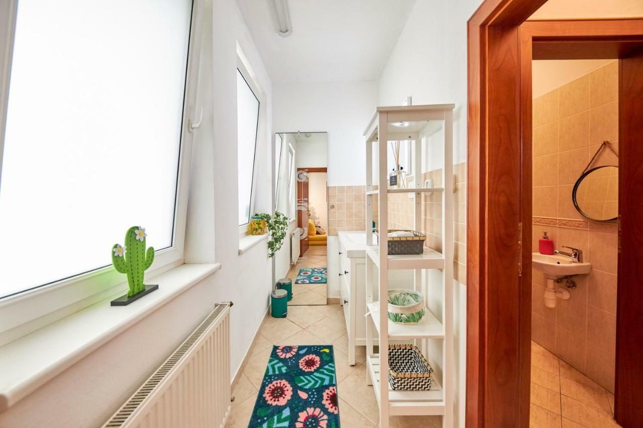 Pineapple Apartment Bratislava Exterior foto